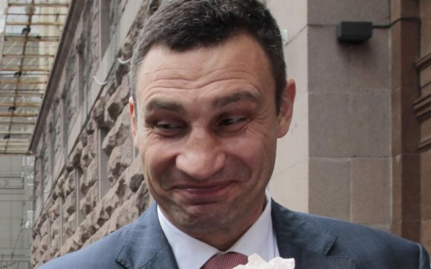 Виталий Кличко собирается в Лондон, чтобы поддержать брата во время боксерского поединка с Джошуа