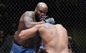 Деррик Льюис подерется с Крисом Докосом на UFC Fight Night 18 декабря