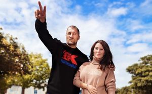 Супруга Ковалева обратилась к Сергею: "Очень уважаю тебя за то, что ты честный, порядочный, добрый друг для своих друзей"