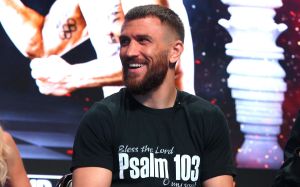 Василий Ломаченко потроллил Хэйни из-за критики в свой адрес: "Возможно, ему следует почитать правила"