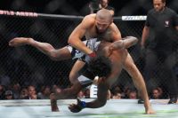 Хамзат Чимаев "задушил" Кевина Холланда в первом раунде на UFC 279