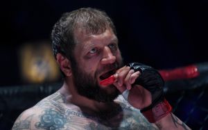 Петр Ян откровенно о поведении Александра Емельяненко