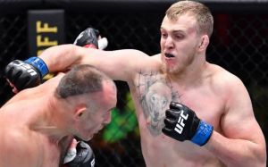 Сергей Спивак победил Алексея Олейника на UFC on ESPN 25