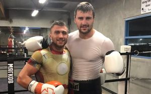 Александр Гвоздик навестил Ломаченко: "Теперь мы просто чемпион и фанат"