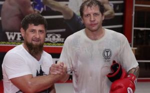 Фрагмент тренировки Александра Емельяненко