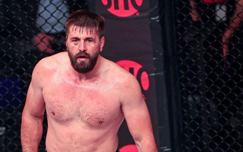 Виталий Минаков отреагировал на отмену запрета на использование флагов в UFC: "Большой бред - запрещать символику государства"