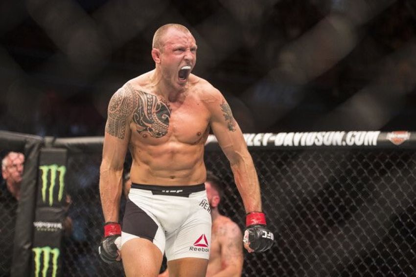 Джек Хермассон и Джаред Каннонье могут возглавить турнир UFC в Дании