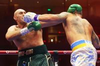 Президент Top Rank назвал условие для победы Фьюри в реванше с Усиком
