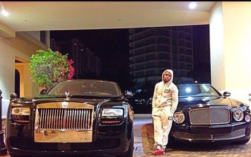 Мейвезер-младший купил подруге Rolls-Royce