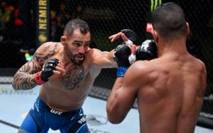 Сантьяго Понзиниббио готов подраться с Чимаевым: "UFC, я здесь"
