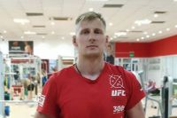 Александр Волков назвал элиту тяжелого дивизиона UFC "курицами"