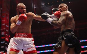 Крис Юбэнк-младший перебил Конора Бенна в ярком махаче