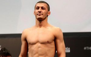 Рашид Магомедов подписал новый контракт c UFC 
