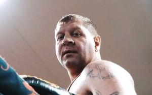 Александр Емельяненко поддержал российские власти: "Россия не начинает войны, Россия их заканчивает"