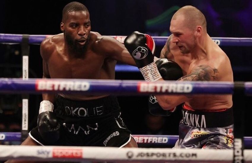 Лоуренс Околи нокаутировал Кшиштофа Гловацки, завоевав титул WBO в первом тяжелом весе