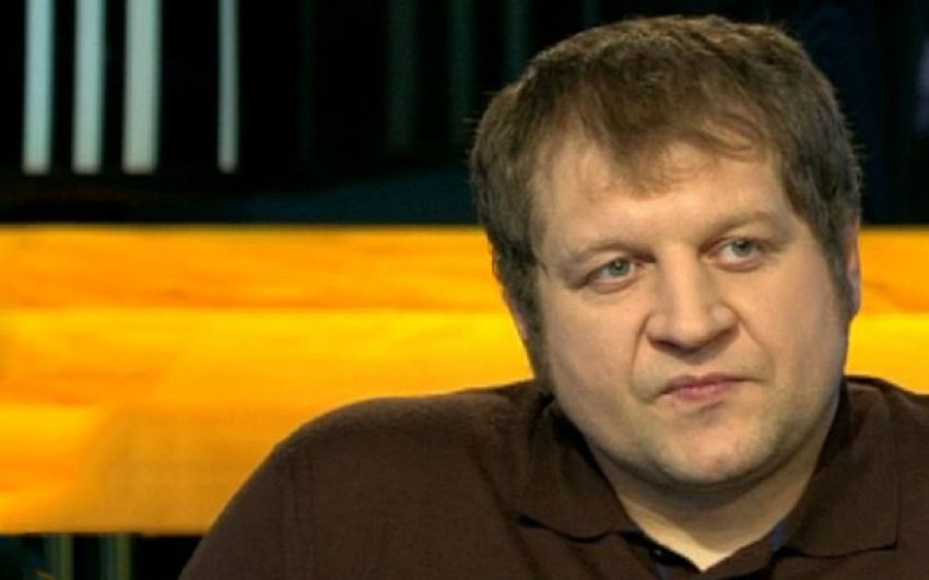 "Сидел как обычный человек, звездой в тюрьме не был". Александр Емельяненко на свободе