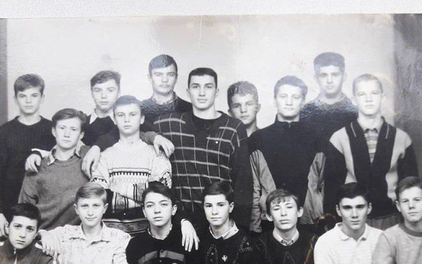 Фото: Владимир Кличко со своими одногрупниками 