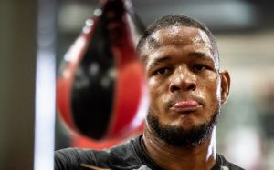 Салливан Баррера подписал контракт с компанией Top Rank