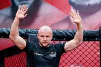 Александр Шлеменко отреагировал на отмену запрета на национальные флаги в UFC