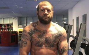 Шлеменко о поступке Емельяненко: "Это порочит честь российского спорта"