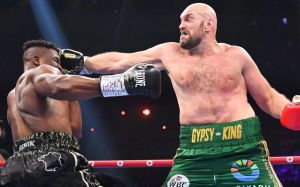 Тренер Бивола прокомментировал включение Нганну в топ-10 рейтинга WBC: "Ведение дел Сулеймана выглядит странным"