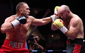 Мурат Гассиев эффектно нокаутировал Пулева и стал регулярным чемпионом WBA