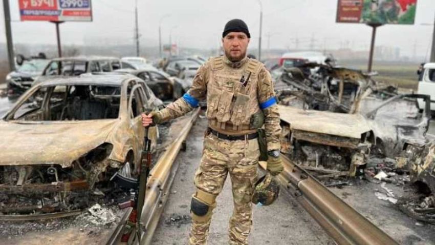 Амосов ехал 36 часов подряд, чтобы спасти семью от российского вторжения