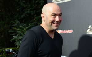 Боб Арум возмущен решением провести UFC 249: "Уайт выставляет себя дураком"
