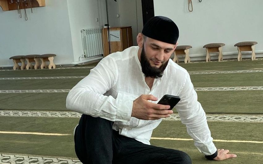 Хамзат Чимаев хочет провести пятираундовый бой: "В зале я начинаю получше работать в поздних раундах"