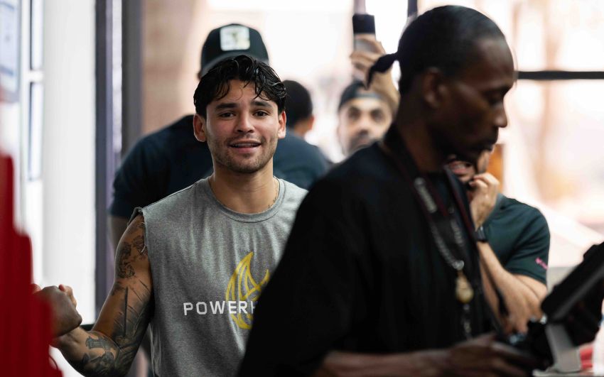 В Golden Boy Promotions рассказали, когда вернется Райан Гарсия, и назвали его потенциального соперника