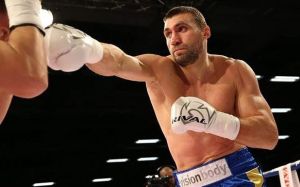 Виктор Выхрист: "В 2022-м нужно боксировать и побеждать, чтобы максимально приблизиться к топам"
