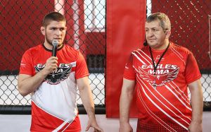 Абдулманап Нурмагомедов: "Мы будем требовать боя с Фергюсоном, пока он может ходить"