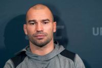 Артем Лобов встретится с Алексом Касересом на турнире UFC 223