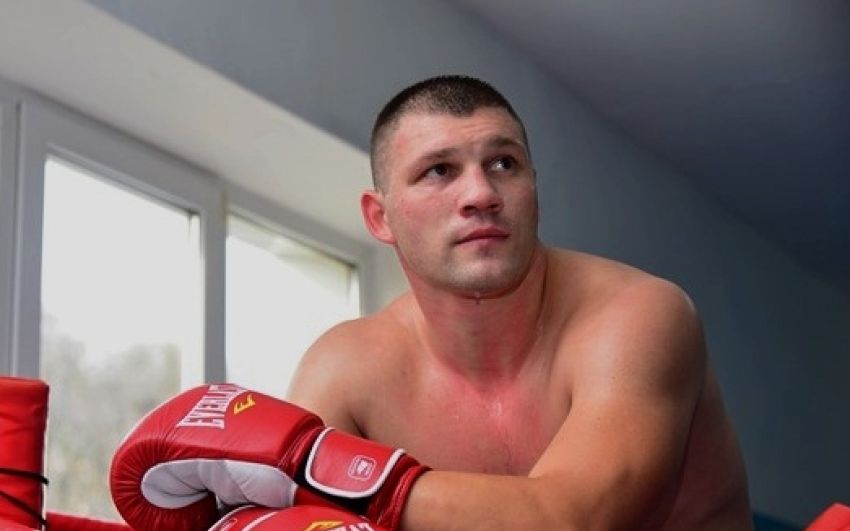 Евгений Романов в первом же раунде нокаутировал Диллона Кармана