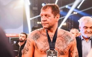 Камил Гаджиев заявил о срыве Емельяненко: "Может быть, сейчас его вот так Всевышний оберегает"