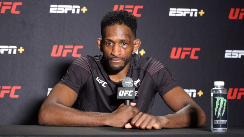 Neil Magny declares that he is ready to fight against Khamzat Chimaev.