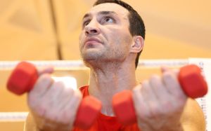 Владимир Кличко: "Фьюри не нравятся перчатки? Пословицу про плохого танцора помните?"