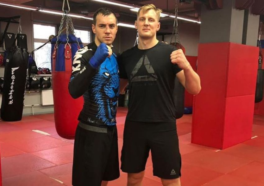 Александр Волков провел тренировку по боксу с футболистом Артемом Дзюбой