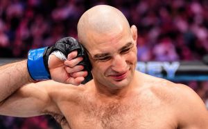 Шон Стриклэнд заговорил об отказе от титула и уходе из UFC