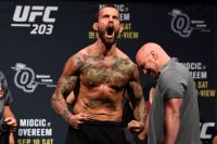 CM Punk открылся фаворитом боя с Флойдом Мейвезером в клетке