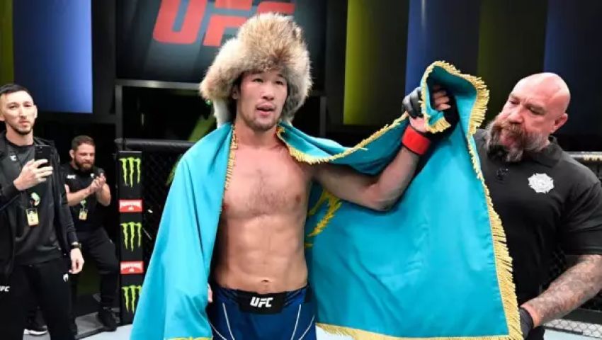 Лучший боец UFC прогнозирует победу звезды из Казахстана на UFC 285