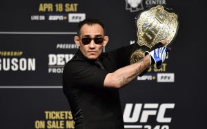 Дана Уайт по просьбе Фергюсона увеличил бонусы турнира UFC 262 до 75 тысяч долларов