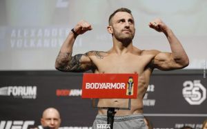 Волкановски уверен, что победит Холлоуэя после увиденного на UFC 240