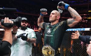 Магомед Анкалаев считает, что Алекс Перейра незаслуженно получил чемпионский бой
