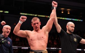 Майкл Хантер проиграл Артему Сусленкову на турнире "Ночь чемпионов IBA"