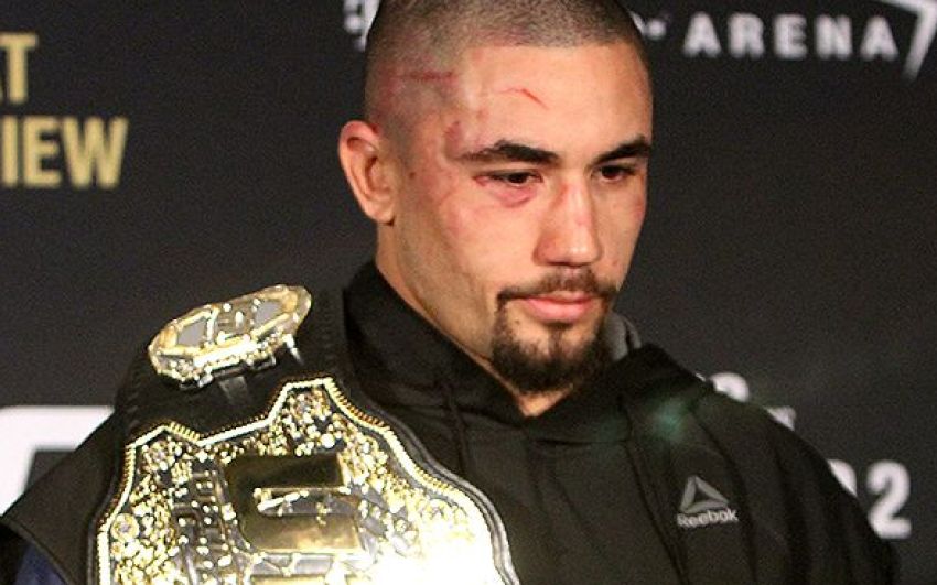 Чемпион UFC в среднем весе Роберт Уиттакер находится в тяжелом состоянии