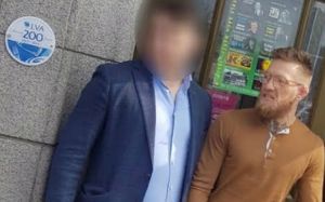 Конор Макгрегор напал на мужчину после провокационной реплики о Хабибе
