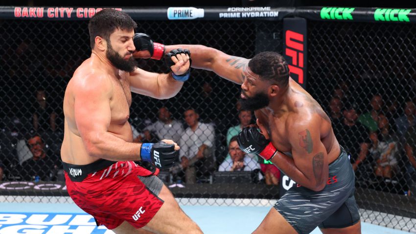 Видео боя Кертис Блэйдс – Ривзан Куниев UFC on ABC 8