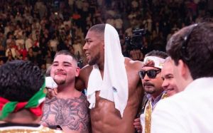 Инсайдер: Эдди Хирн хотел через суд заставить Руиса драться с Джошуа в Саудовской Аравии
