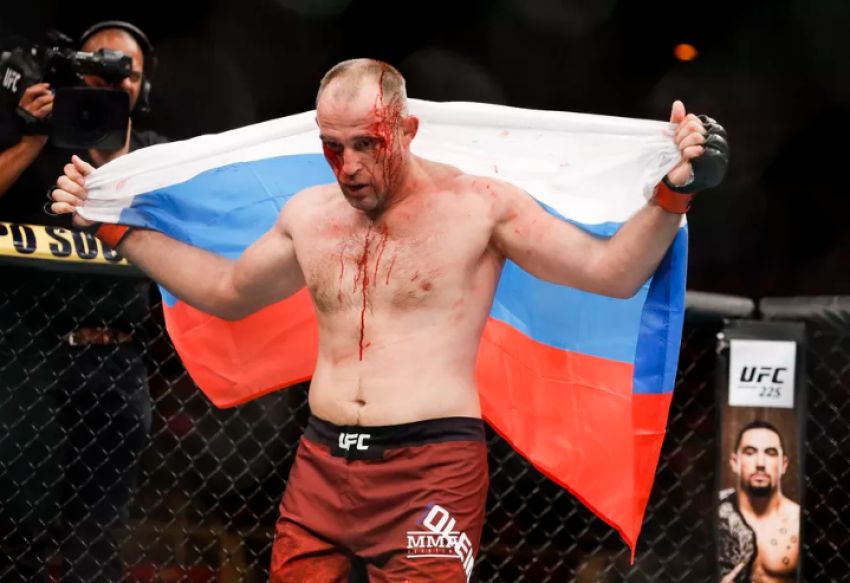 Бой Алексея Олейника и Марка Ханта находится в разработке для мейн-ивента UFC Moscow
